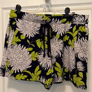 Cabi shorts, multi-floral, drawstring, super soft, never worn, Medium, pockets